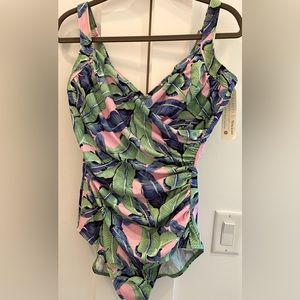 Stunning! MIRACLESUIT + TALBOTS (NWT, Size 14) “Fuss Free Fit” Swimsuit